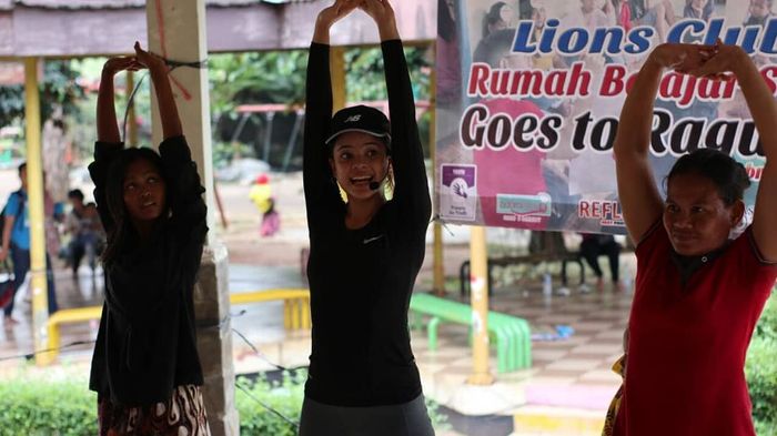 Cantika menjadi instruktur zumba