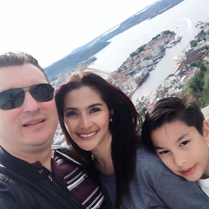 Maudy Koesnaedi dan Frederik Johanes Meijer