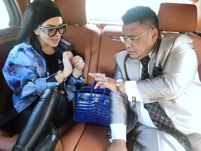 Penampilan Syahrini senilai lebih dari 21 Miliar
