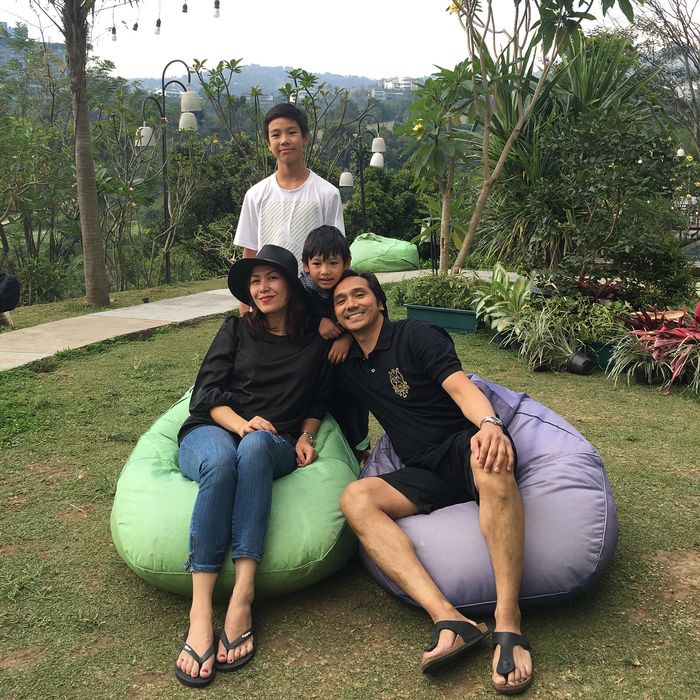 Maya Lamusu dan Keluarga