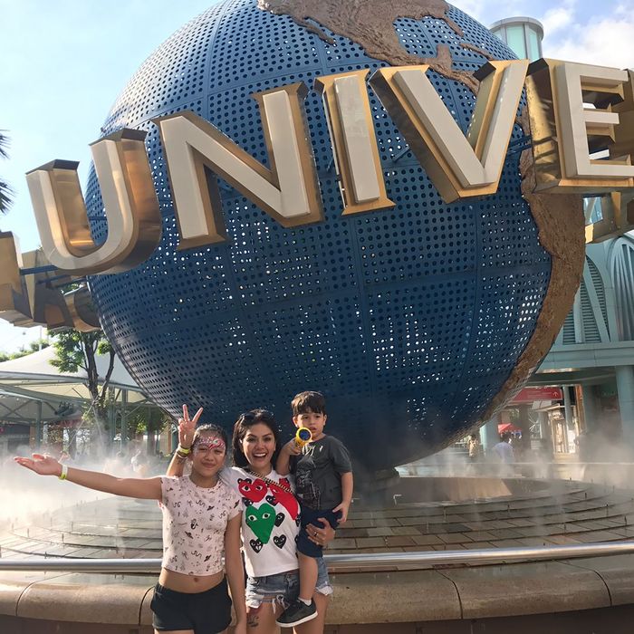 Nikita Mirzani dan Anak-anaknya