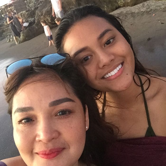 Mia Handayani dan Aurel