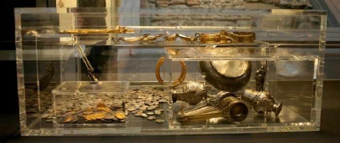 kotak harta karun Hoxne Hoard 


