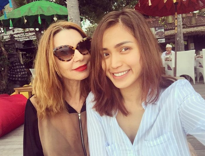 Jessica dengan rambut pendek