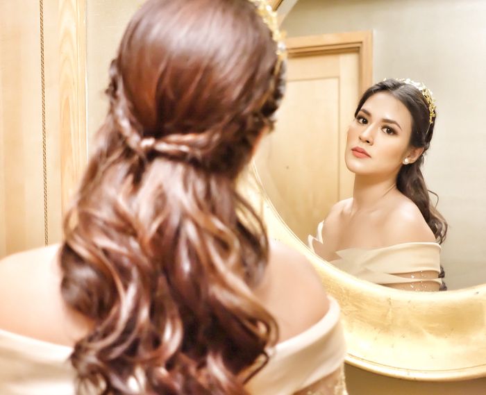 Tatanan rambut Raisa pun sukses menyempurnakan penampilan stunningnya