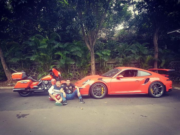 Koleksi kendaraan mewah Tantowi Ahmad