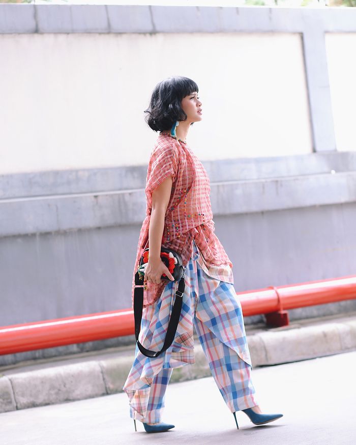 busana yang terinspirasi dari “Baju Bodo”