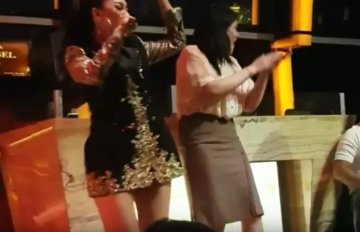 Zaskia Gotik dan DJ Katty Butterfly