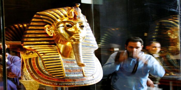 Topeng Raja Tutankhamun yang terbuat dari emas