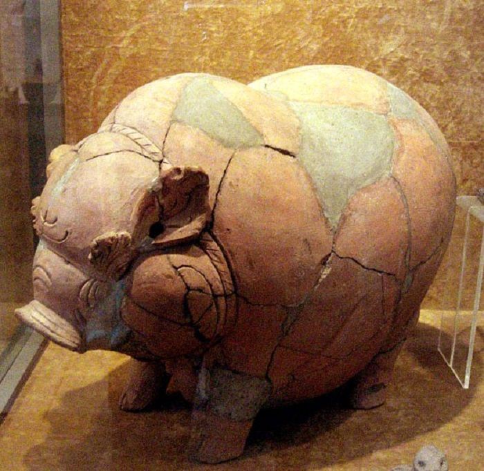 Celengan terakota Majapahit, Trowulan abad ke 14/15, Jawa Timur.