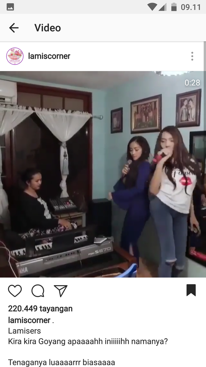 Lucinta Luna adu goyang dada.