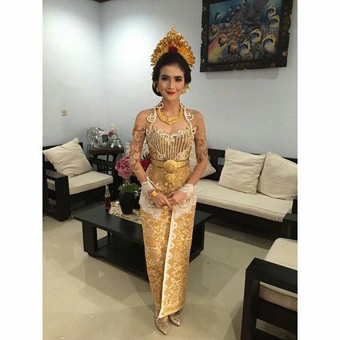 Pakain Pernikahan kade Devie