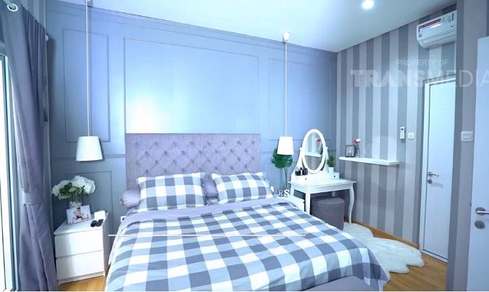 Kamar tidur pengantin baru, Syahnaz Sadiqah dan Jeje Govinda, didominasi dengan warna ungu dan putih. Konsep ini menjadi pilihan Syahnaz.