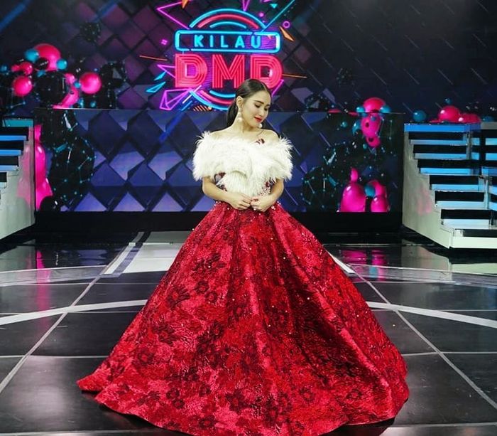 Ayu tampil anggun dalam balutan dress