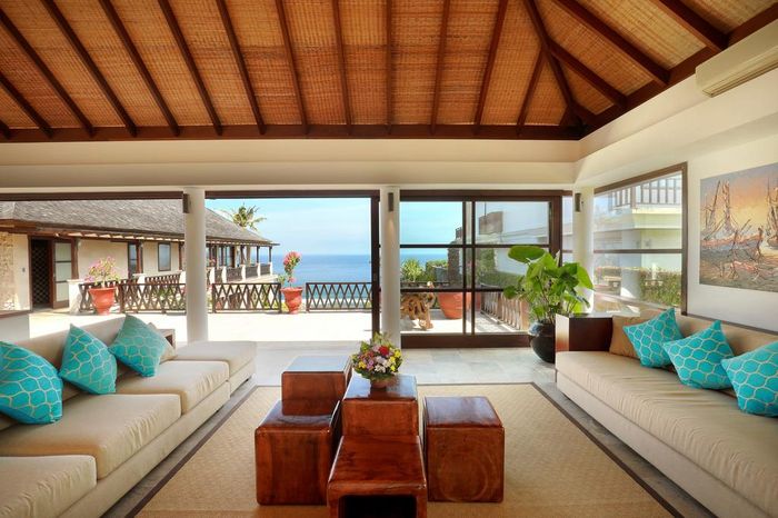 Ruang keluarga di Villa The Cliff Hotman Paris VI Pandawa