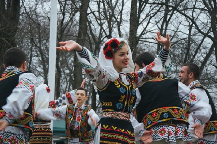 rearviewmirror
Budaya Transnistria dipengaruhi banyak suku dan etnis