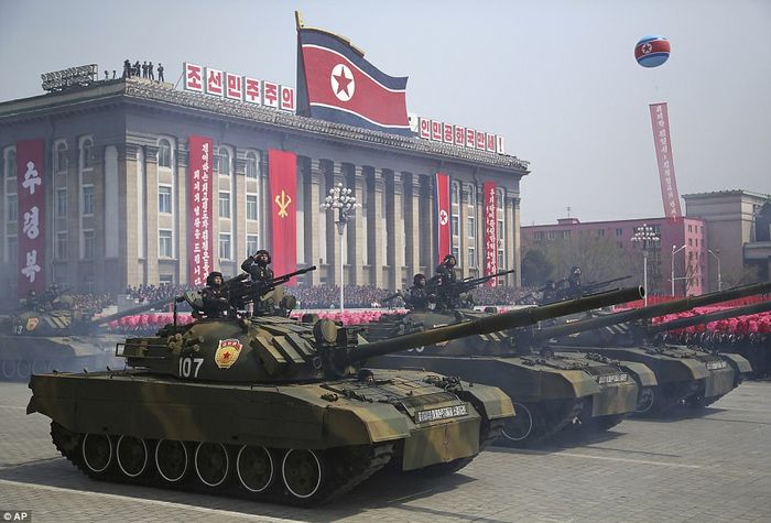 pasukan unit khusus ini juga mengendarai tank