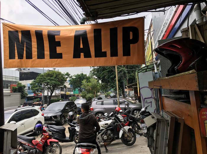 warung mie Alip