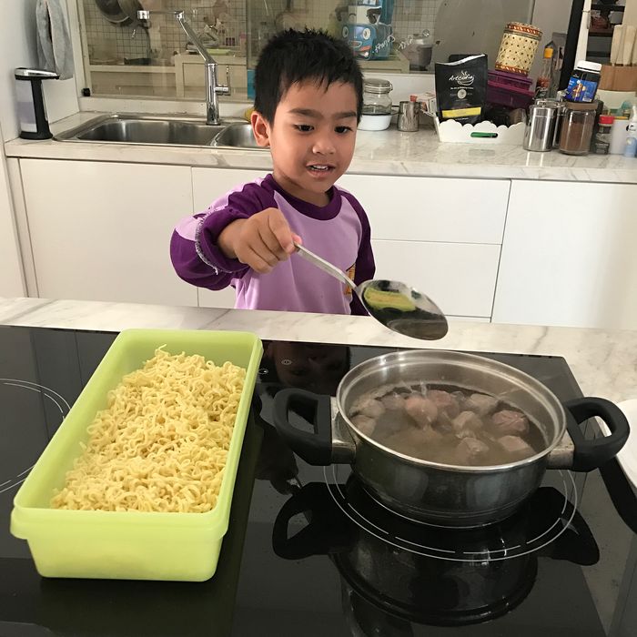 Bagian dapur rumah ustad Solmed