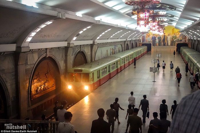 Stasiun kereta api di Korea Utara.