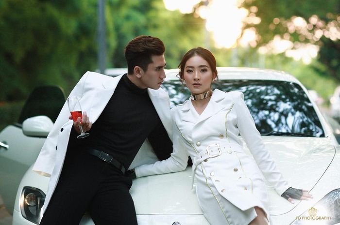 Natasha Wilona dan Verrel dalam balutan monokrom