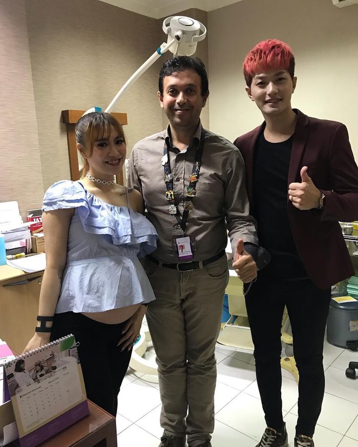 Lee Jeong Hoon temani istrinya ke Brawijaya Women & Children Hospital