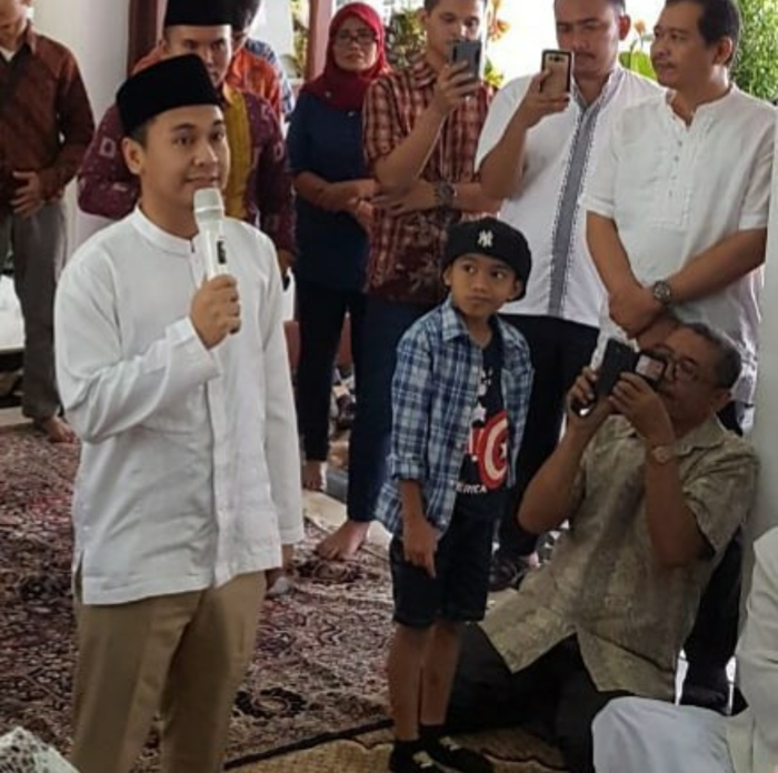 Raditya Dika saat sambutan pengajian menjelang nikah
