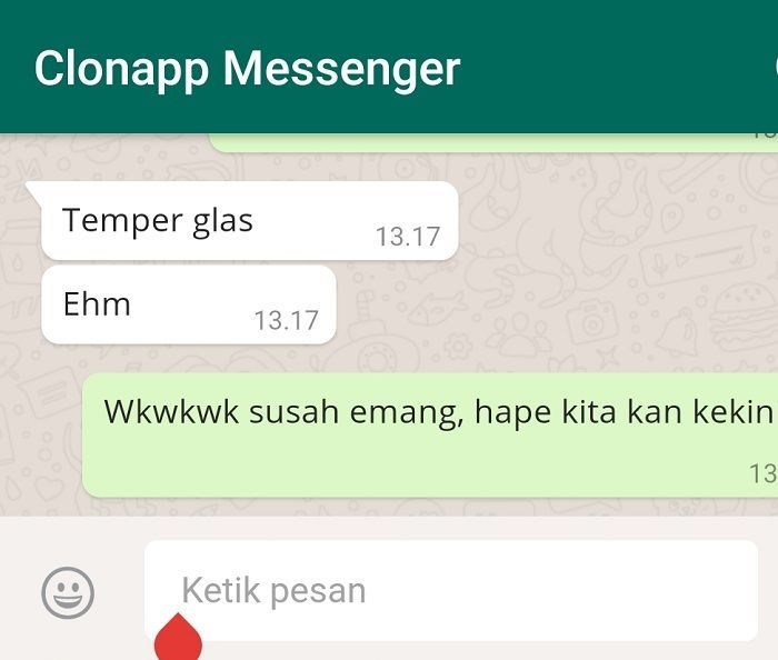 Balas pesan di CloneApp Messenger.