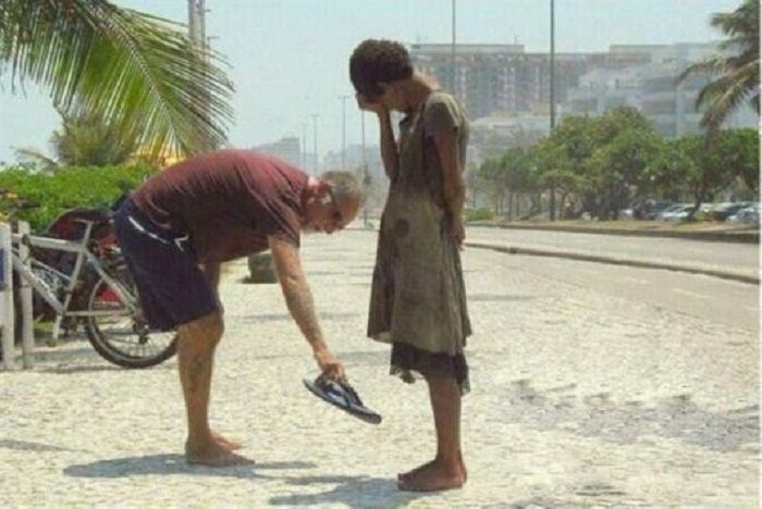Foto dengan pesan emosional didalamnya
