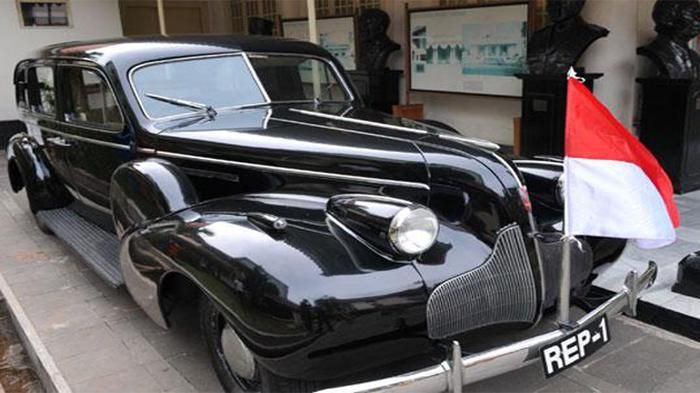 Mobil yang pernah digunakan dinas presiden Soekarno.
