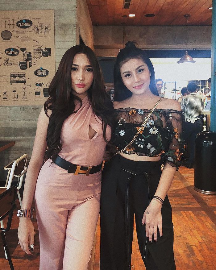 Ketika Lucinta Luna bertemu Awkarin