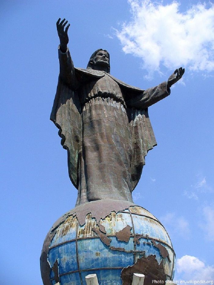 Cristo Rei dari Dili adalah patung Yesus