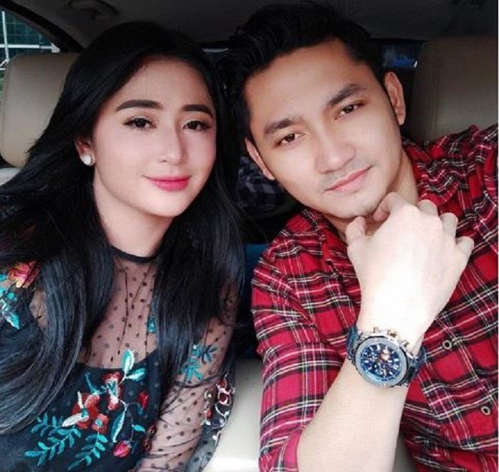 Dewi Perssik dan Angga Wijaya