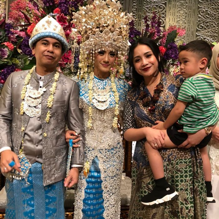 Nagita Slavina menghadiri pernikahan Raditya Dika