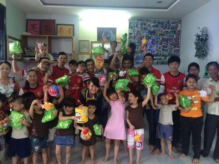 Tong dan anak-anak yang dirawatnya