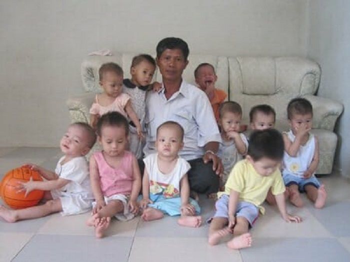 Tong dan anak-anak yang dirawatnya