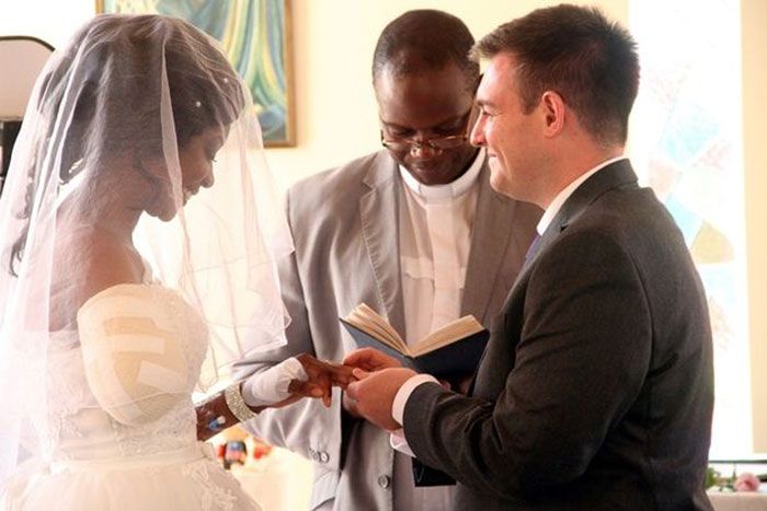 Zanele dan Jamie menikah