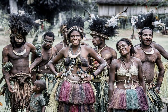 Suku tombak penduduk asli Papua Nugini