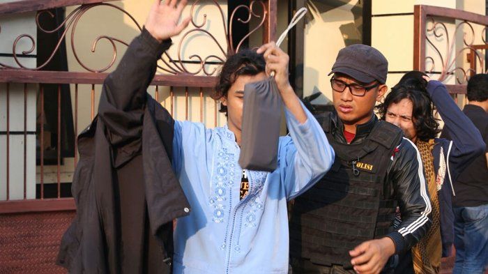 detik-detik napi teroris menyerahkan diri