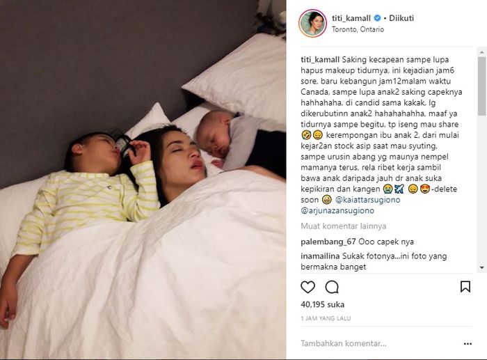 Terlalu lelah, Titi Kamal tertidur bersama kedua anaknya