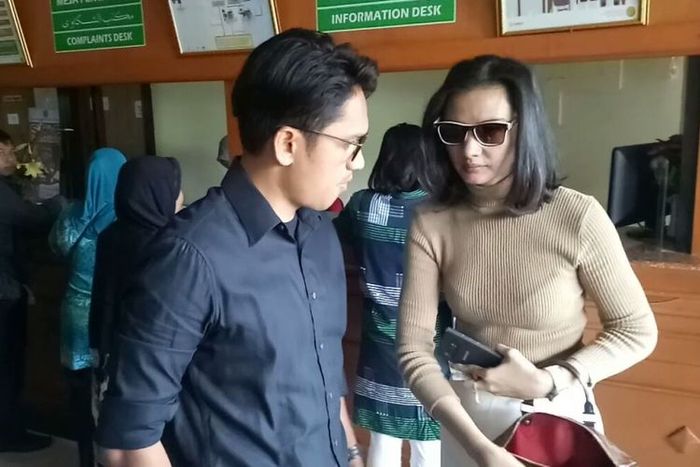 Ibnu Jamil dan Ade Maya