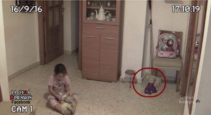 Boneka yang bergerak
