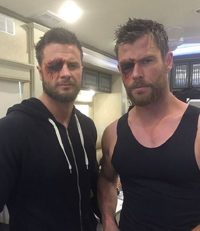 Avenger dengan Stuntman.