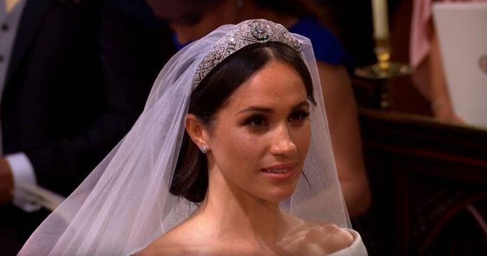 Meghan Markle kenakan tiara bernuansa silver