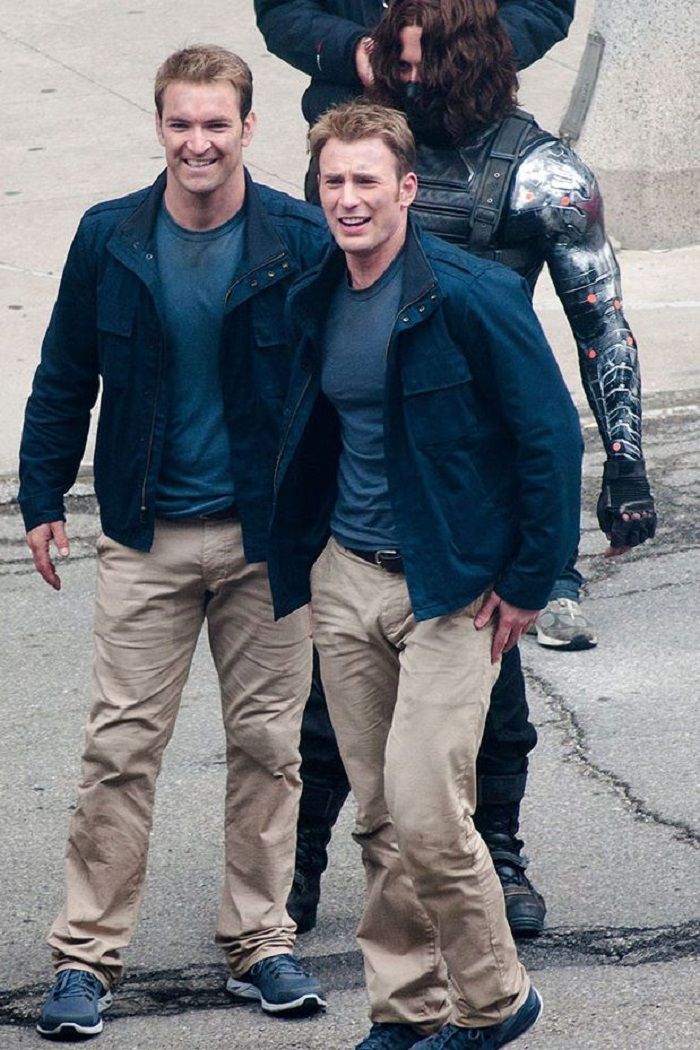 Avenger dengan Stuntman.