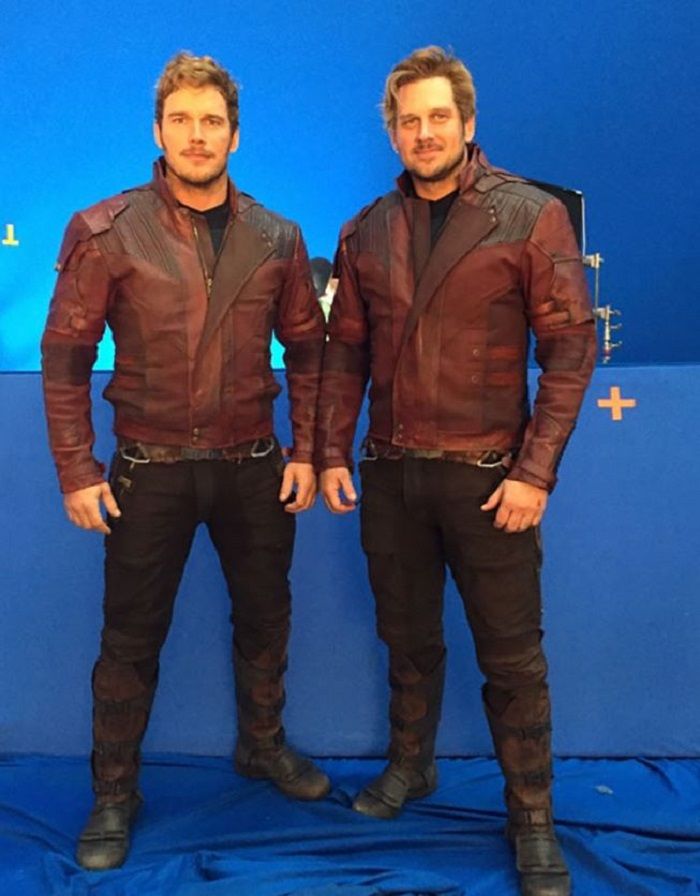 Avenger dengan Stuntman.