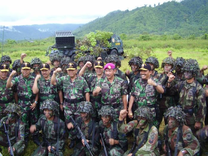 Marinir TNI AL dalam latihan perang