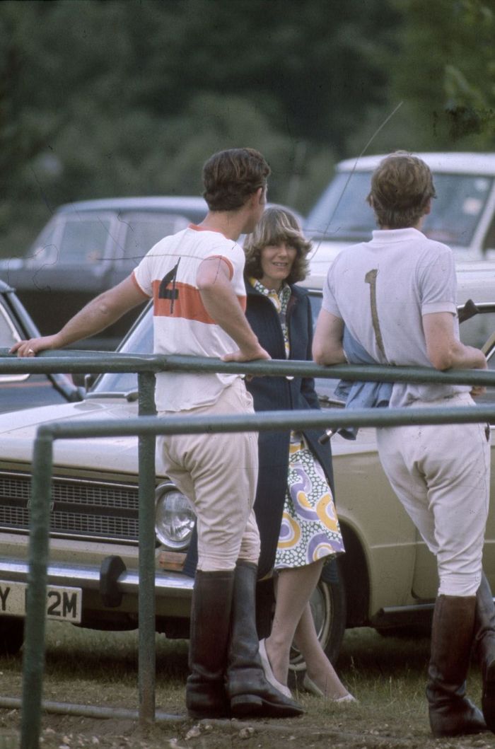 Charles dan Camilla bercakap-cakap pada pertandingan polo tahun 1970