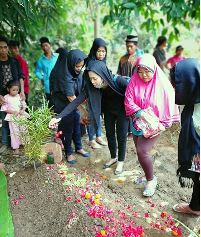 Sahabat Bunga Zainal meninggal