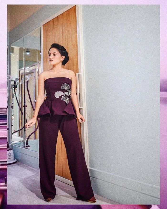 Tampilan seksi dan dewasa ala Marsha Aruan